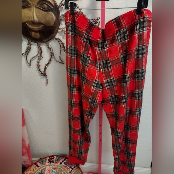 Secret Treasures plaid pajama pants - Picture 2 of 3